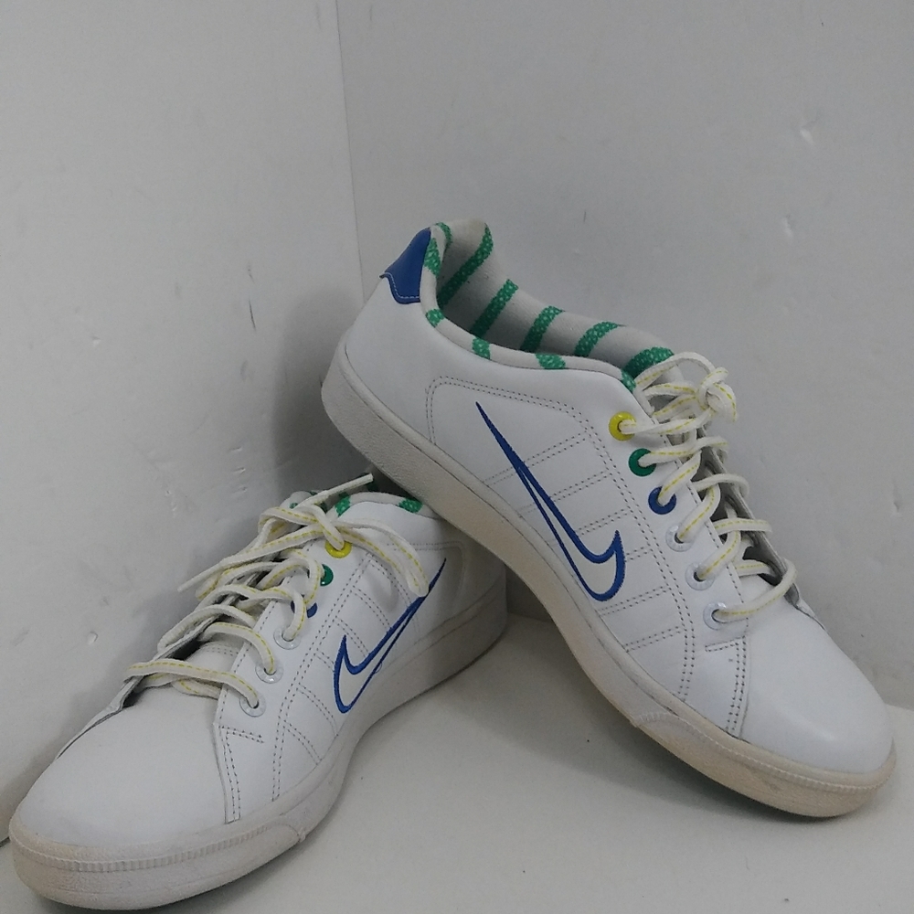 Nike COURT TRADITION.